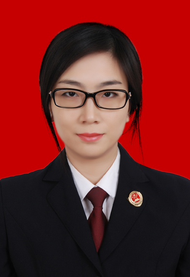 张莹.jpg